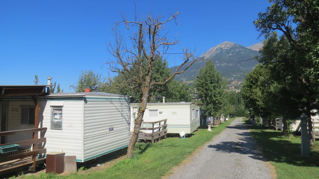 Hotel Camping La Tour Embrun Exteriér fotografie