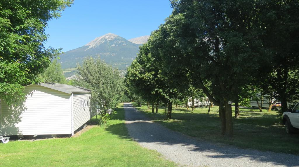 Hotel Camping La Tour Embrun Exteriér fotografie